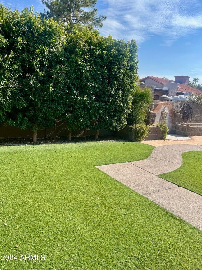 Building Photo - 321 E Aspen Way