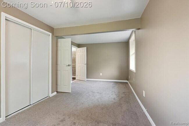Building Photo - 500 Trombley Rd