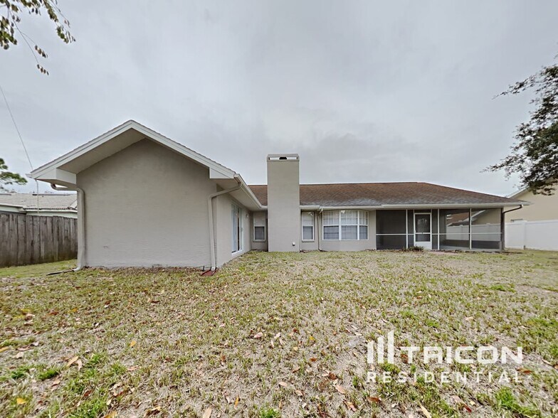 Building Photo - 14638 Coronado Dr