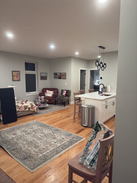 Building Photo - 16 Baker Ct