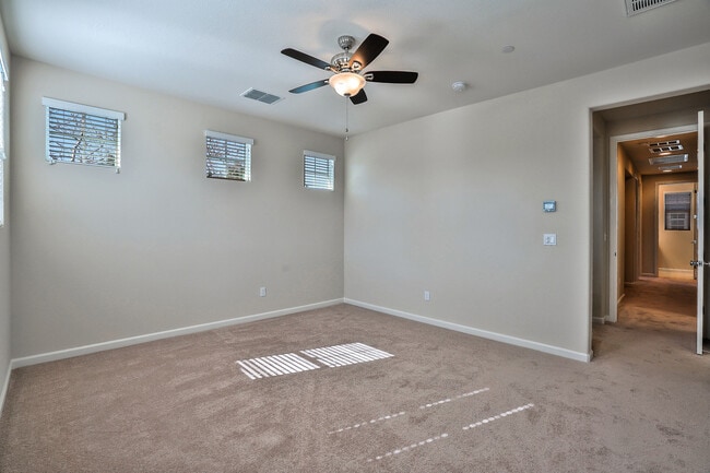 Building Photo - 3 Bedroom 2.5 Bath 2 Car Garage Condo At C...