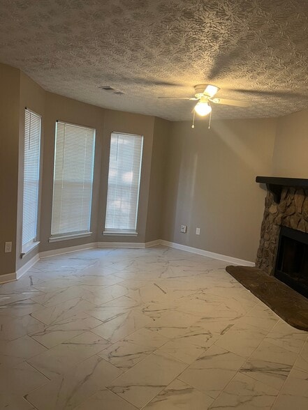 Building Photo - 3543 N Hopkins Ct