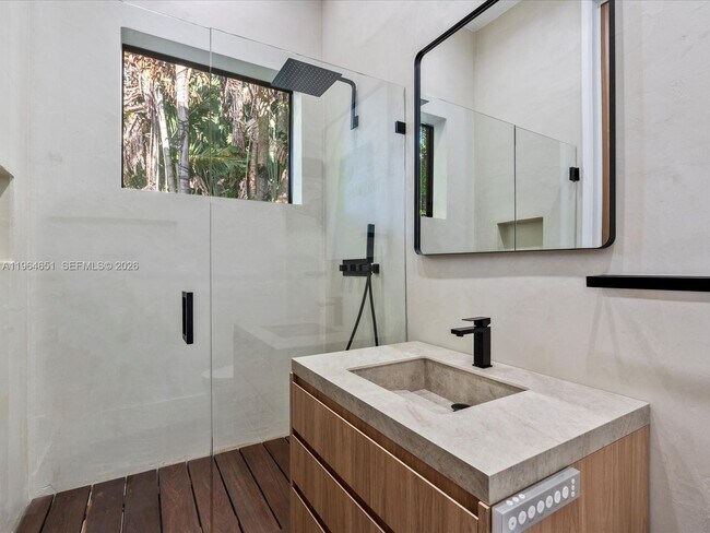 Building Photo - 871 NE 83rd St