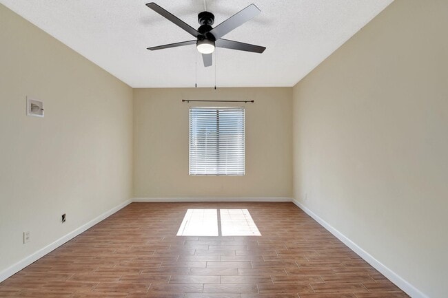 Building Photo - 616 Sea Pine Way