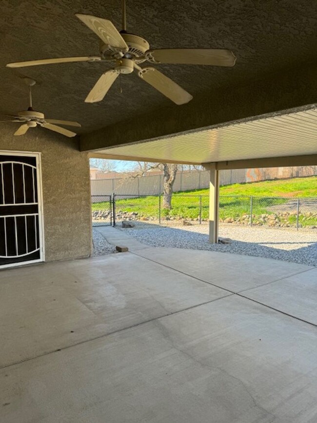 Building Photo - Beautiful 4 Bedroom in Cottonwood