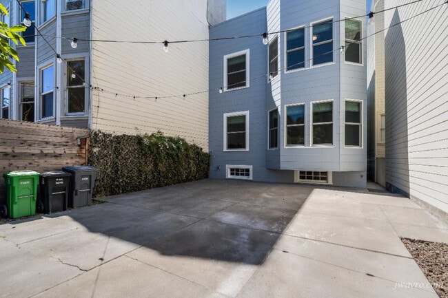 Building Photo - 273 Dolores St