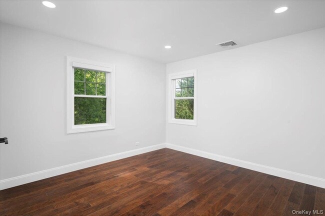 Building Photo - 115 Davis Ave