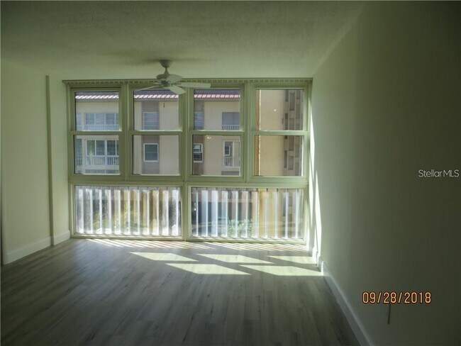 Building Photo - 121 Island Way
