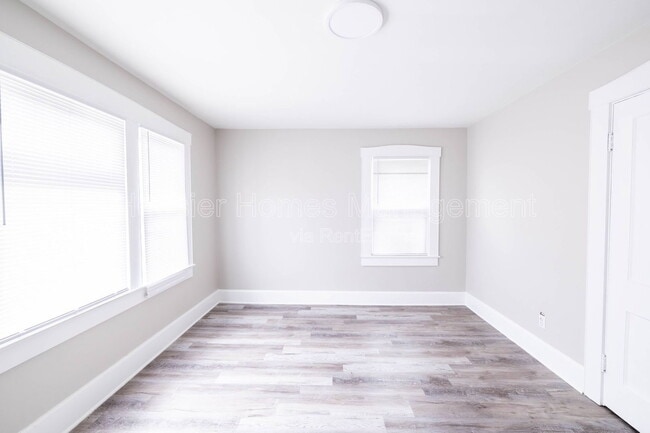 Building Photo - 3850 N Capitol Ave