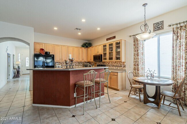 Building Photo - Charming single level 4 Bed home in Peoria !!