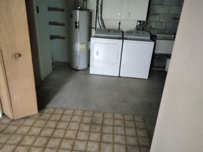 Building Photo - 7823 Perry Rd