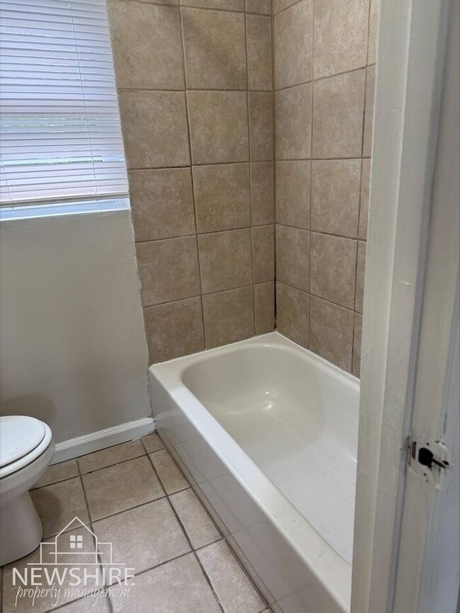 Building Photo - 2 Bedroom Apartments - Discover Hampton Ave Apartments in Greenville, SC!