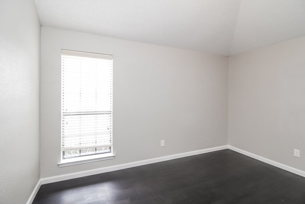 Building Photo - 936 Manor Dr