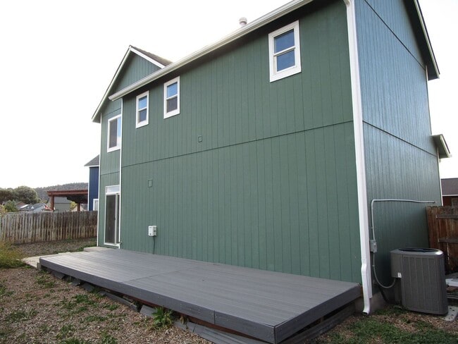 Building Photo - Completely Refreshed 2 Story Home with Fen...