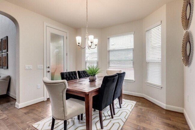 Building Photo - 10825 Ballard Path