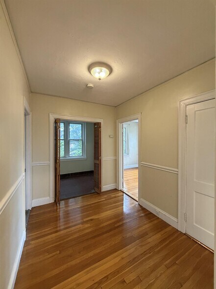 Building Photo - 7 Craigie Cir