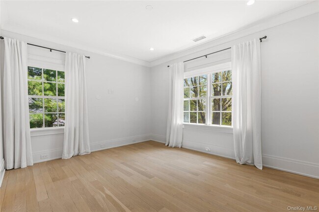 Building Photo - 25 Hunt Pl