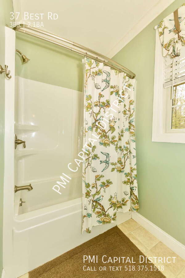 Building Photo - 37 Best Rd