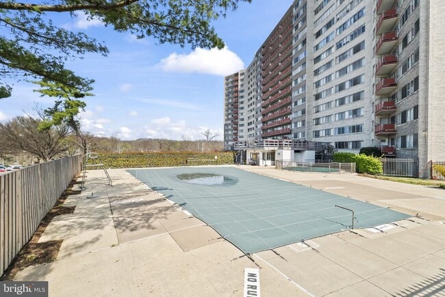 Building Photo - 5340 Holmes Run Pkwy