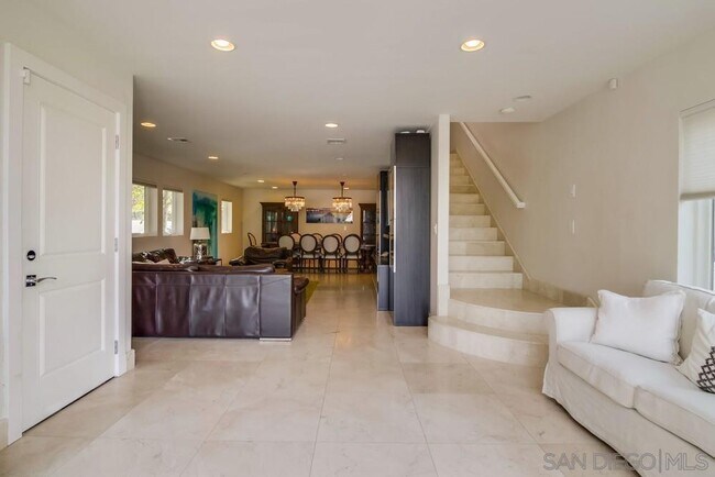 Building Photo - 657 Westbourne St