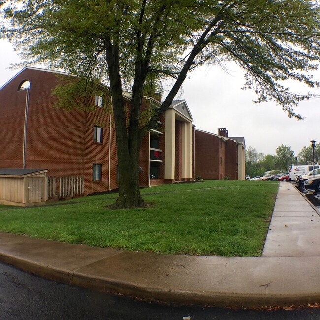 Building Photo - 1112-1 Blue Ridge Drive