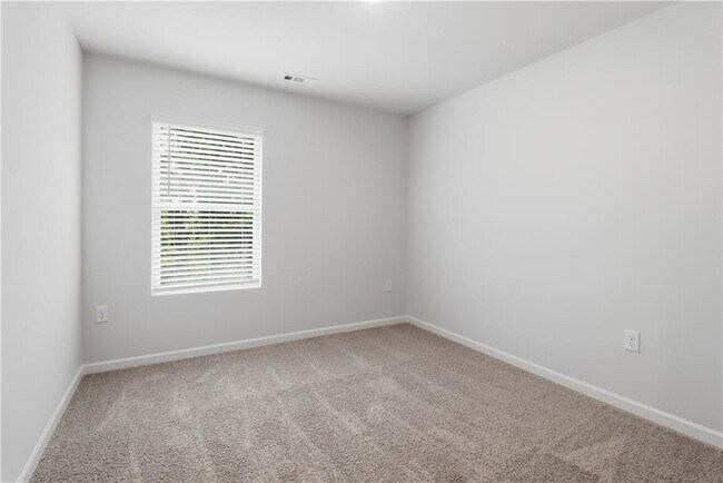 Building Photo - 56 Berryville Dr