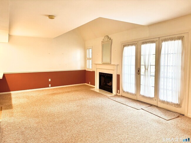 Building Photo - 823 Old Pond Ln