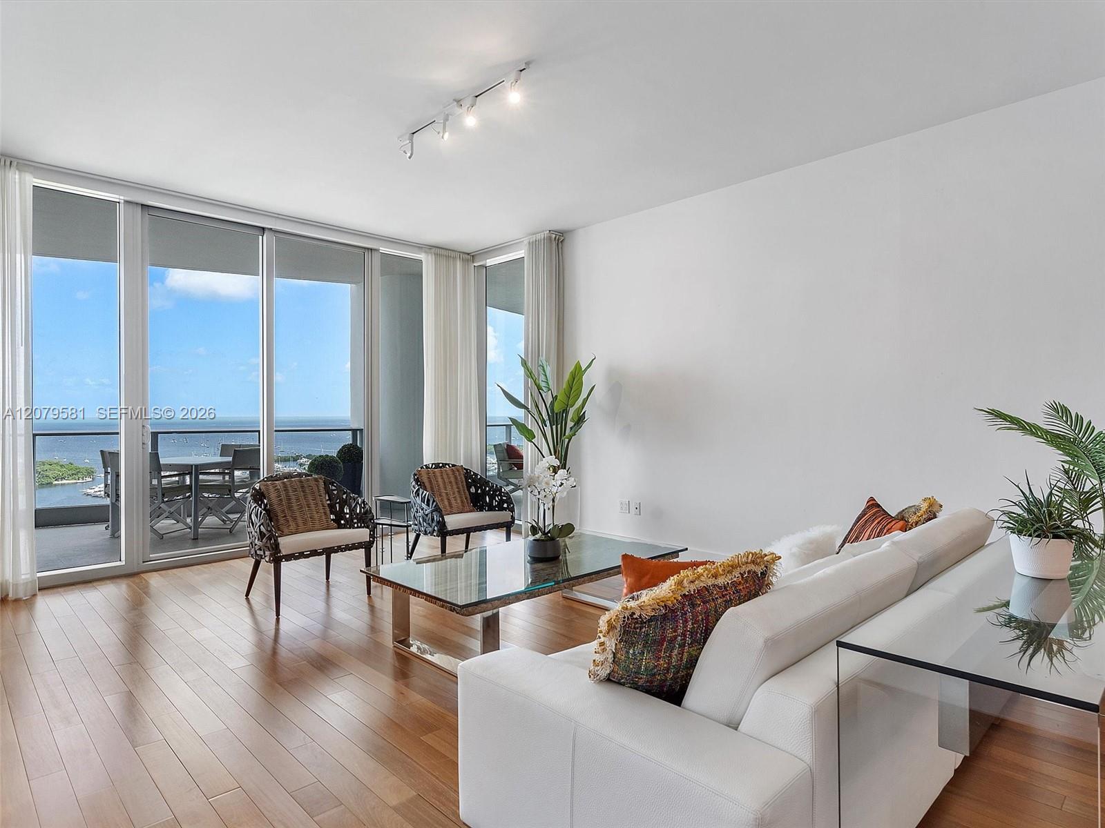 Building Photo - 2627 S Bayshore Dr