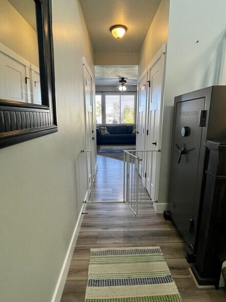 Building Photo - 5568 W Rokeby Ln