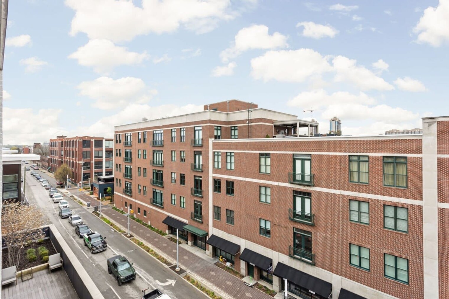 Building Photo - 747N N College Ave