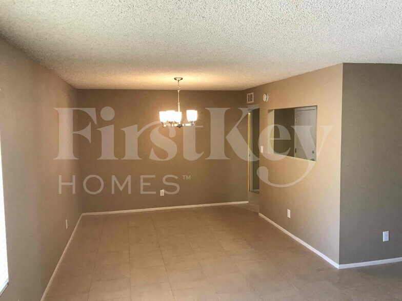 Building Photo - 4507 W Aster Dr