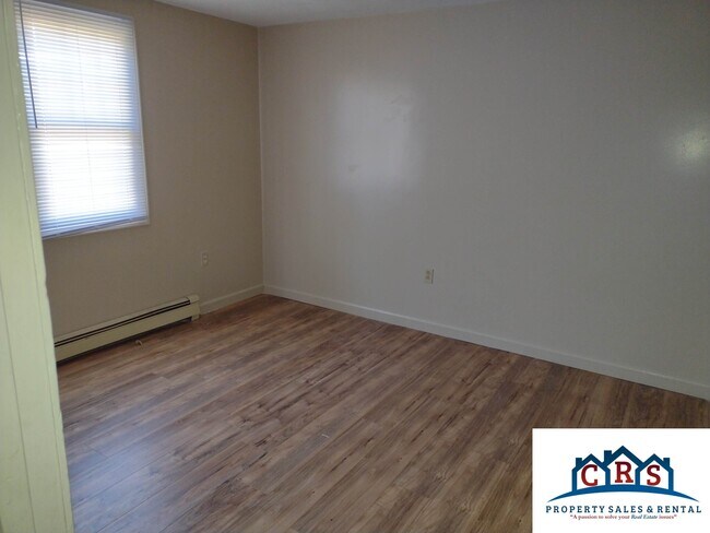 Building Photo - 14 Ferndale St