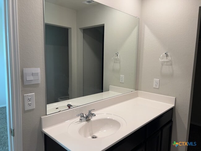 Building Photo - 5110 Natalia Rd