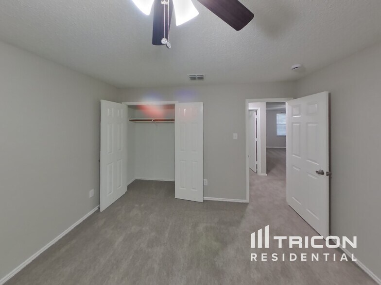 Building Photo - 2669 Bandera Pl
