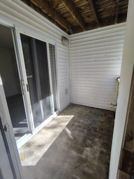 Building Photo - 600 Reusens Rd