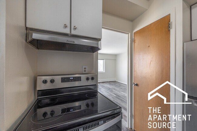 Building Photo - 1400 Chicago Ave