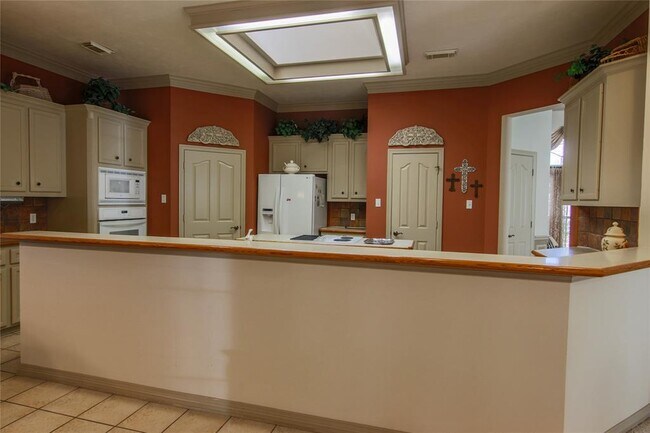 Building Photo - 2 Robin Trail