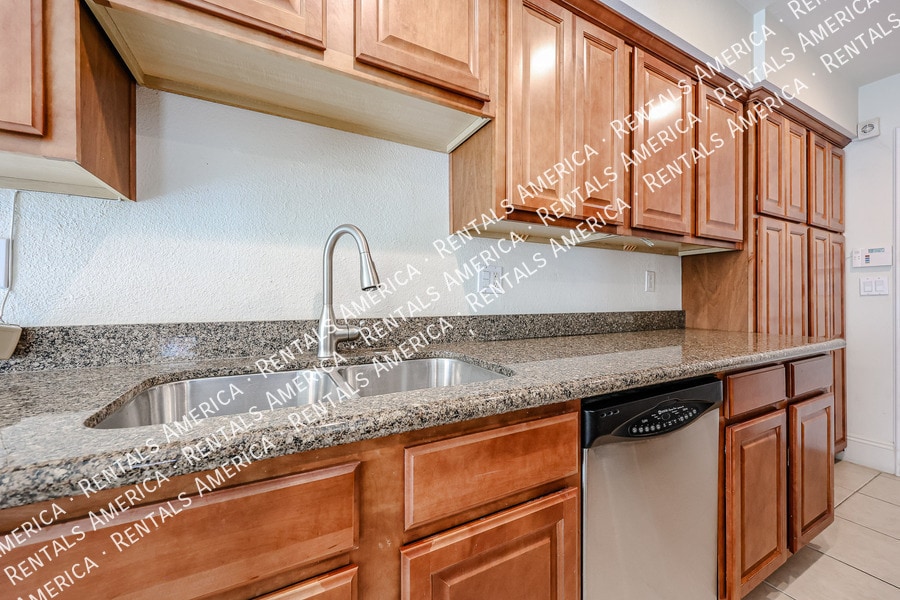 Building Photo - 8825 S 48th St