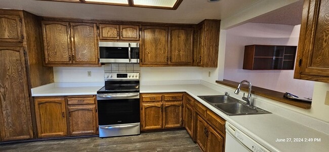 Building Photo - Creekridge Villas Single Story Condo in Gated Community in Orcutt with Easy Access to VSFB