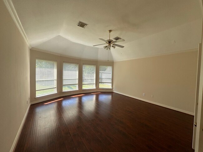 Building Photo - 5819 Brook Bend Dr