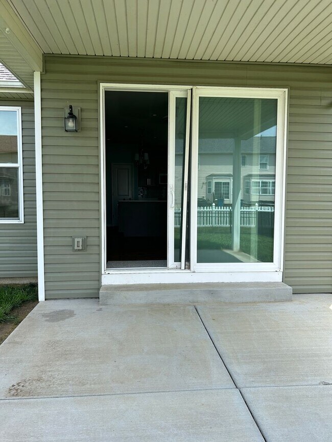 Building Photo - 2609 Beacon Point Ct