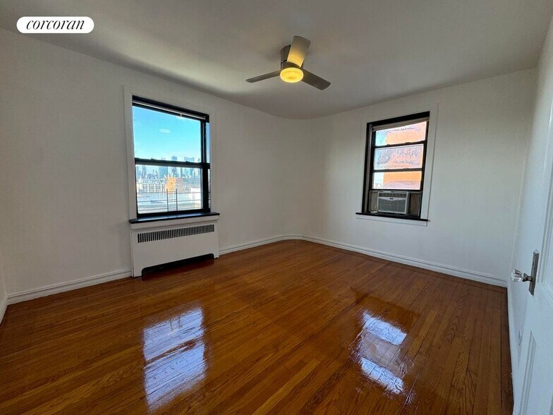 Building Photo - 47-55 39th Place 6H