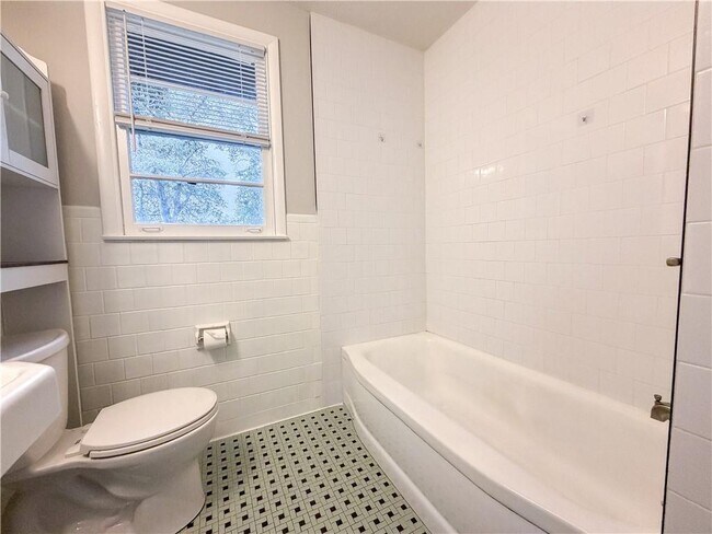 Building Photo - 5301 E David Langan Dr