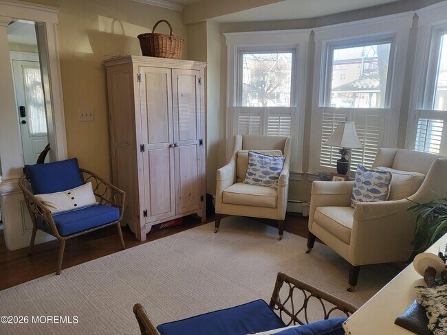 Building Photo - 80 Heck Ave