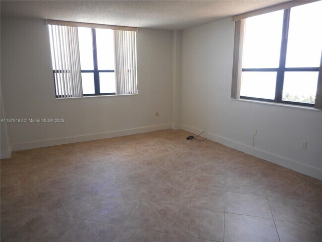 Building Photo - 10185 Collins Ave