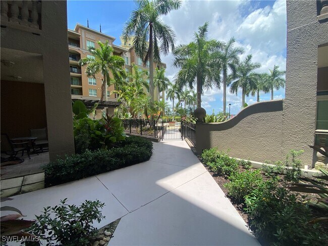Building Photo - 2825 Palm Beach Blvd