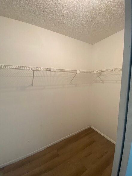 Building Photo - 1090 Condor Pl