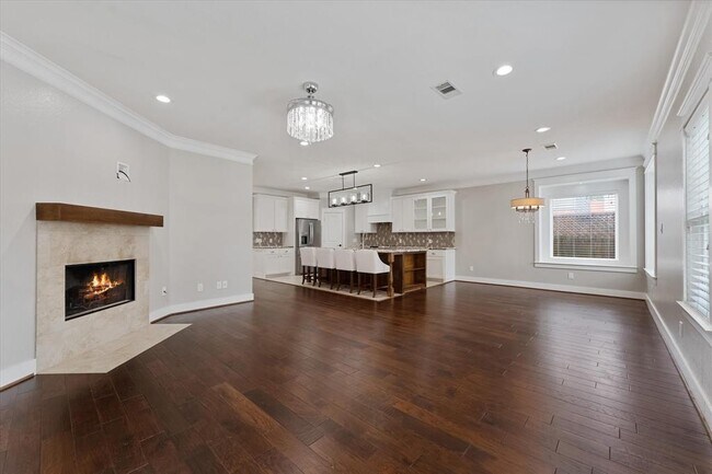 Building Photo - 13431 Hilton Head Dr