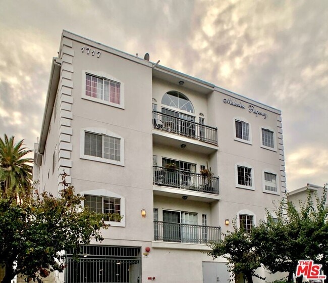 Building Photo - 1717 Malcolm Ave