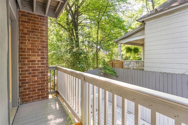 Building Photo - 648 Cleburne Terrace NE